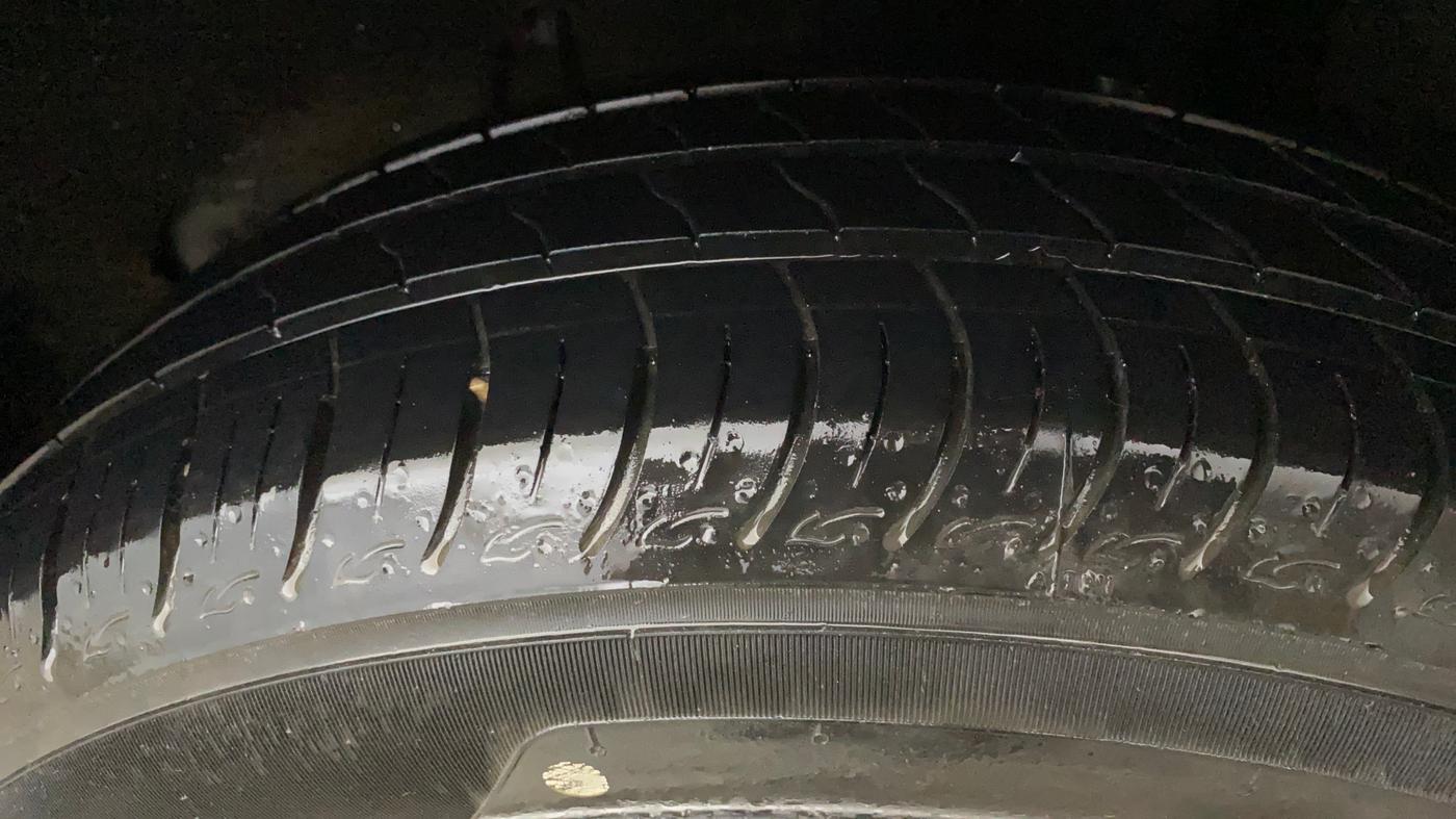 2021 Maruti Baleno DELTA PETROL 1.2, Petrol, Manual, 50,484 km, Left Rear Tyre Tread
