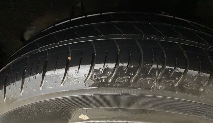 2021 Maruti Baleno DELTA PETROL 1.2, Petrol, Manual, 50,484 km, Left Rear Tyre Tread