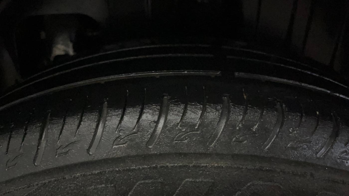 2020 Mahindra XUV300 W4 1.2 PETROL, Petrol, Manual, 76,769 km, Left Rear Tyre Tread