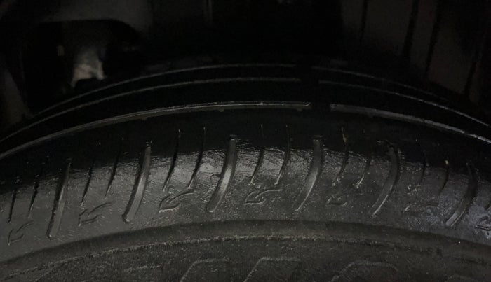 2020 Mahindra XUV300 W4 1.2 PETROL, Petrol, Manual, 76,769 km, Left Rear Tyre Tread