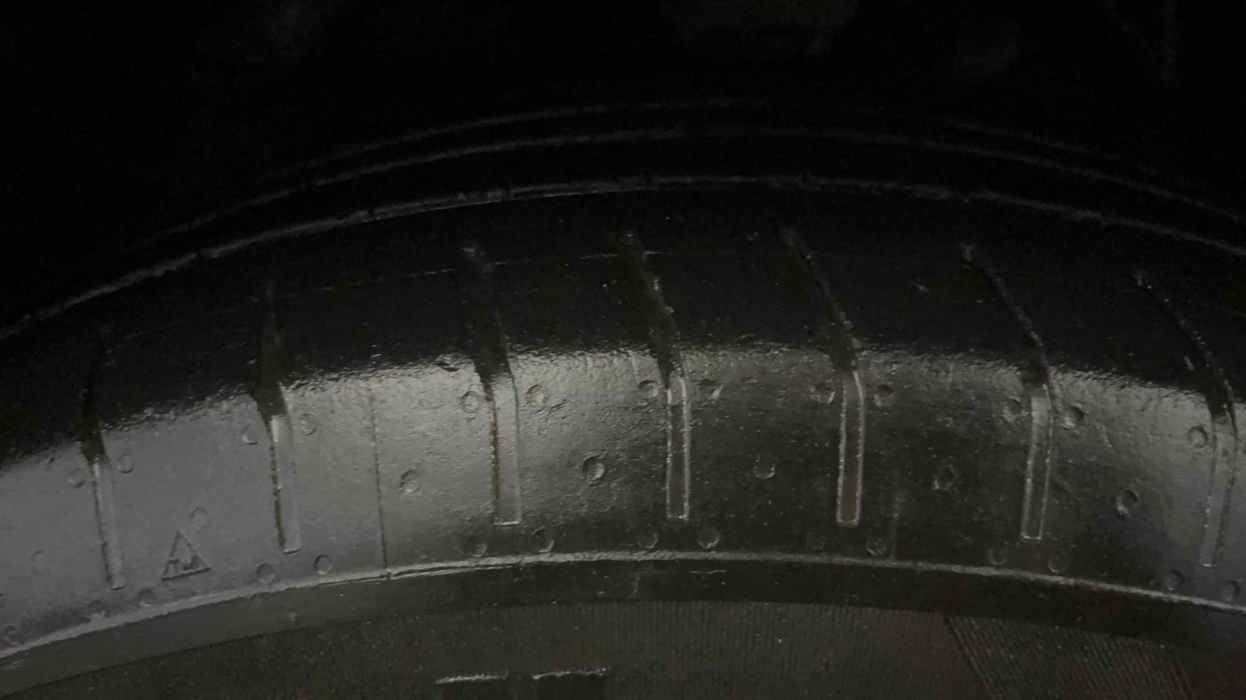 2020 Mahindra XUV300 W4 1.2 PETROL, Petrol, Manual, 76,769 km, Left Front Tyre Tread