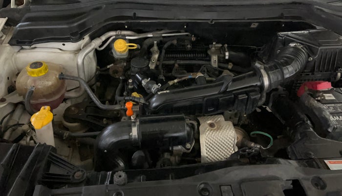 2020 Mahindra XUV300 W4 1.2 PETROL, Petrol, Manual, 76,769 km, Engine View - Right