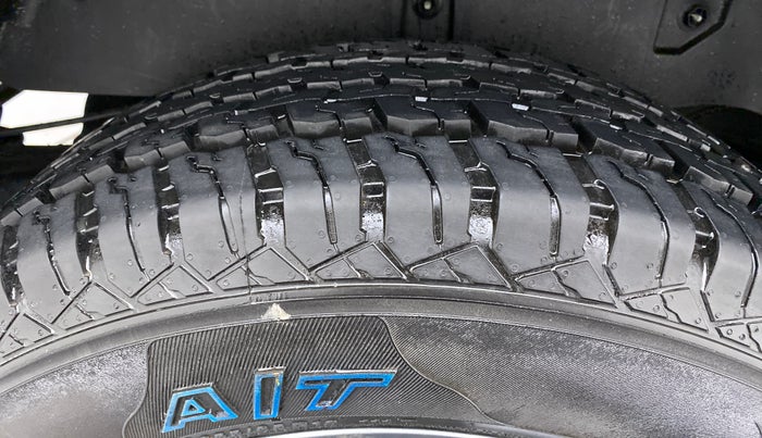2021 Mahindra Thar LX PETROL AT 4WD, Petrol, Automatic, 1,449 km, Right Rear Tyre Tread