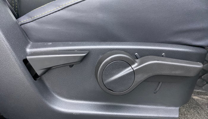 2021 Mahindra Thar LX PETROL AT 4WD, Petrol, Automatic, 1,449 km, Driver Side Adjustment Panel