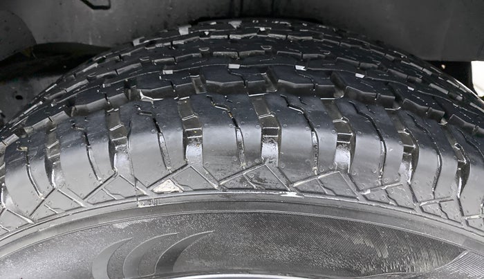 2021 Mahindra Thar LX PETROL AT 4WD, Petrol, Automatic, 1,449 km, Left Rear Tyre Tread