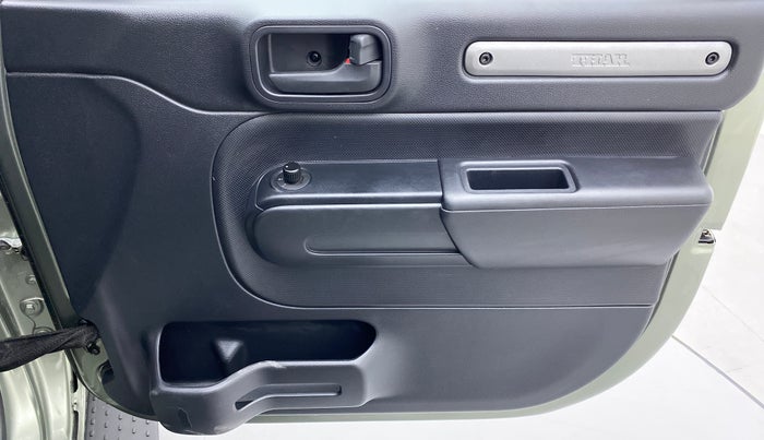 2021 Mahindra Thar LX PETROL AT 4WD, Petrol, Automatic, 1,449 km, Driver Side Door Panels Control