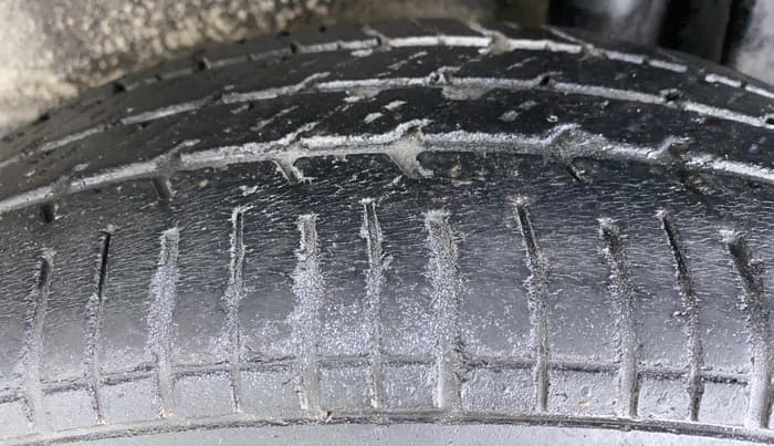 2011 Maruti Ritz LXI, Petrol, Manual, 85,273 km, Left Rear Tyre Tread