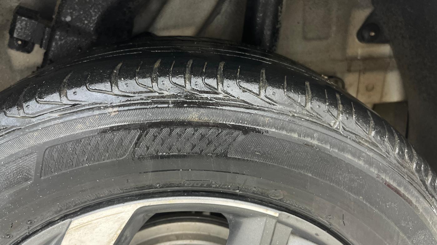 2021 Hyundai VENUE SX 1.0 TURBO IMT, Petrol, Manual, 81,086 km, Left Rear Tyre Tread