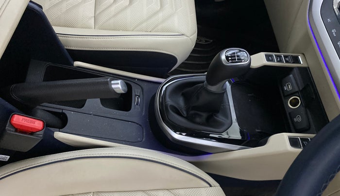 2023 KIA CARENS LUXURY PLUS 1.5 DIESEL 7 STR, Diesel, Manual, 6,575 km, Gear Lever