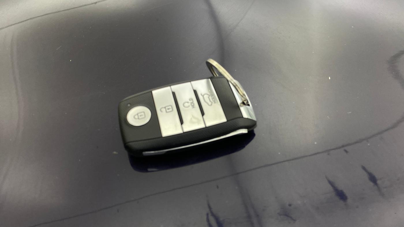 2023 KIA CARENS LUXURY PLUS 1.5 DIESEL 7 STR, Diesel, Manual, 6,575 km, Key Close Up