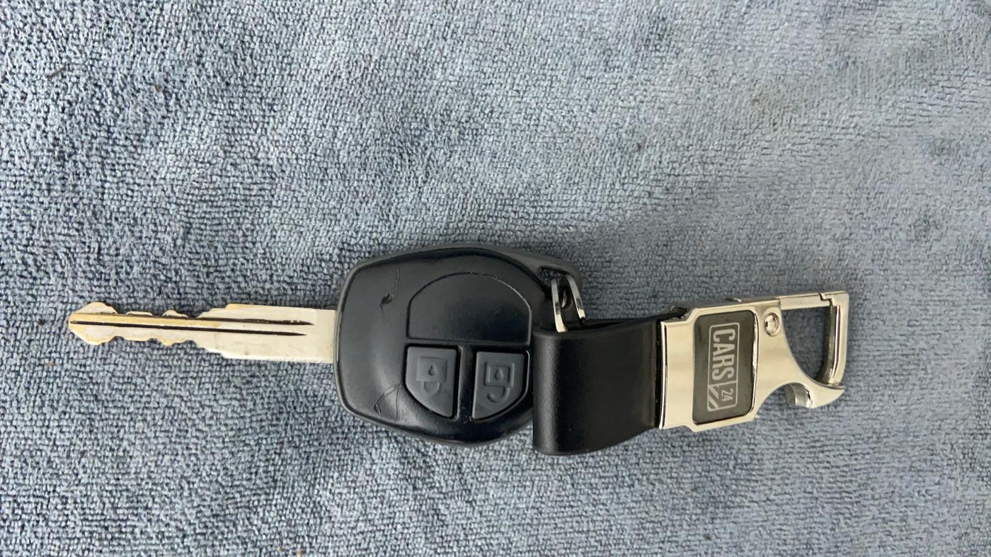 2015 Maruti Swift Dzire VXI 1.2 BS IV, Petrol, Manual, 32,738 km, Key Close Up