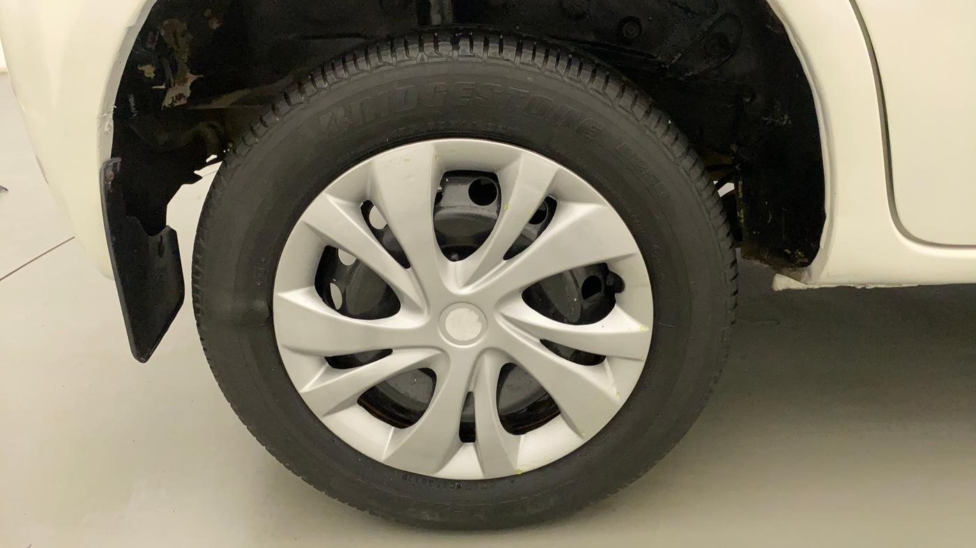 2011 Toyota Etios Liva G, Petrol, Manual, 79,645 km, Right Rear Wheel