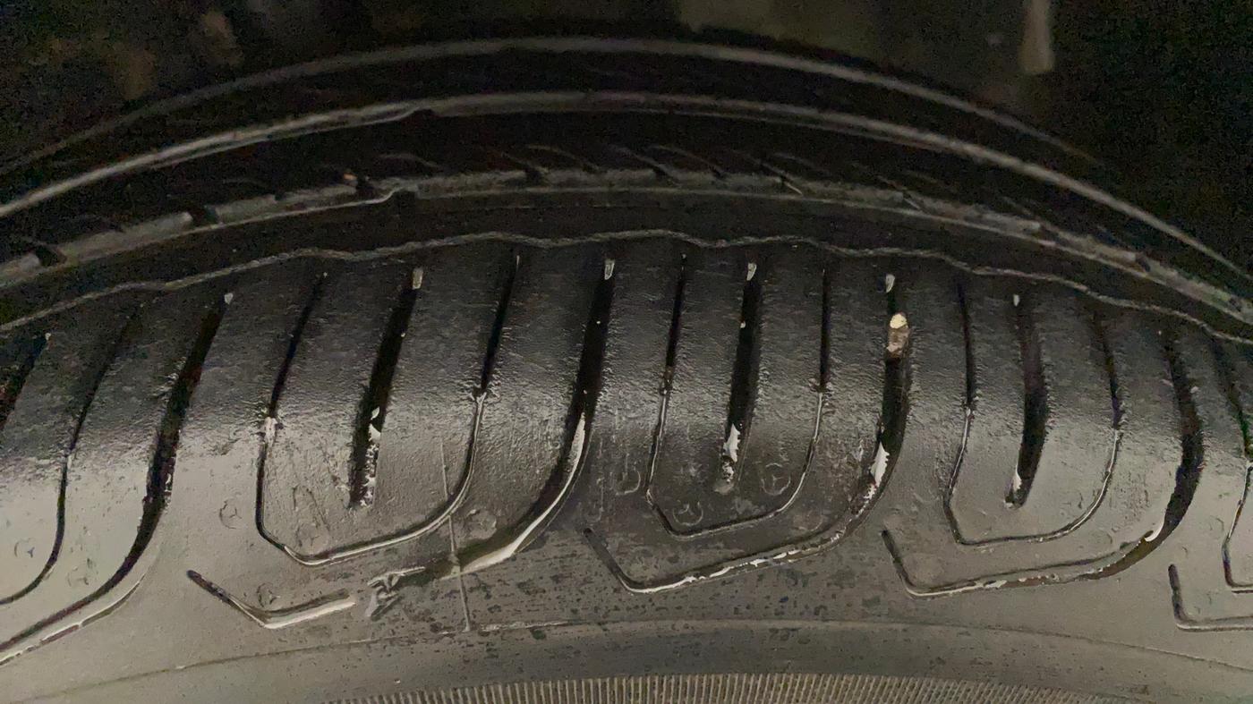 2011 Toyota Etios Liva G, Petrol, Manual, 79,645 km, Left Front Tyre Tread