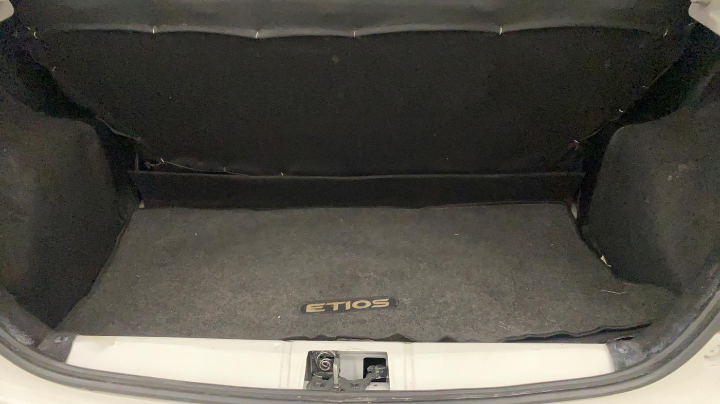 2011 Toyota Etios Liva G, Petrol, Manual, 79,645 km, Boot Inside