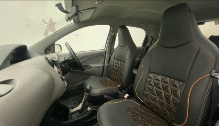 2011 Toyota Etios Liva G, Petrol, Manual, 79,645 km, Right Side Front Door Cabin