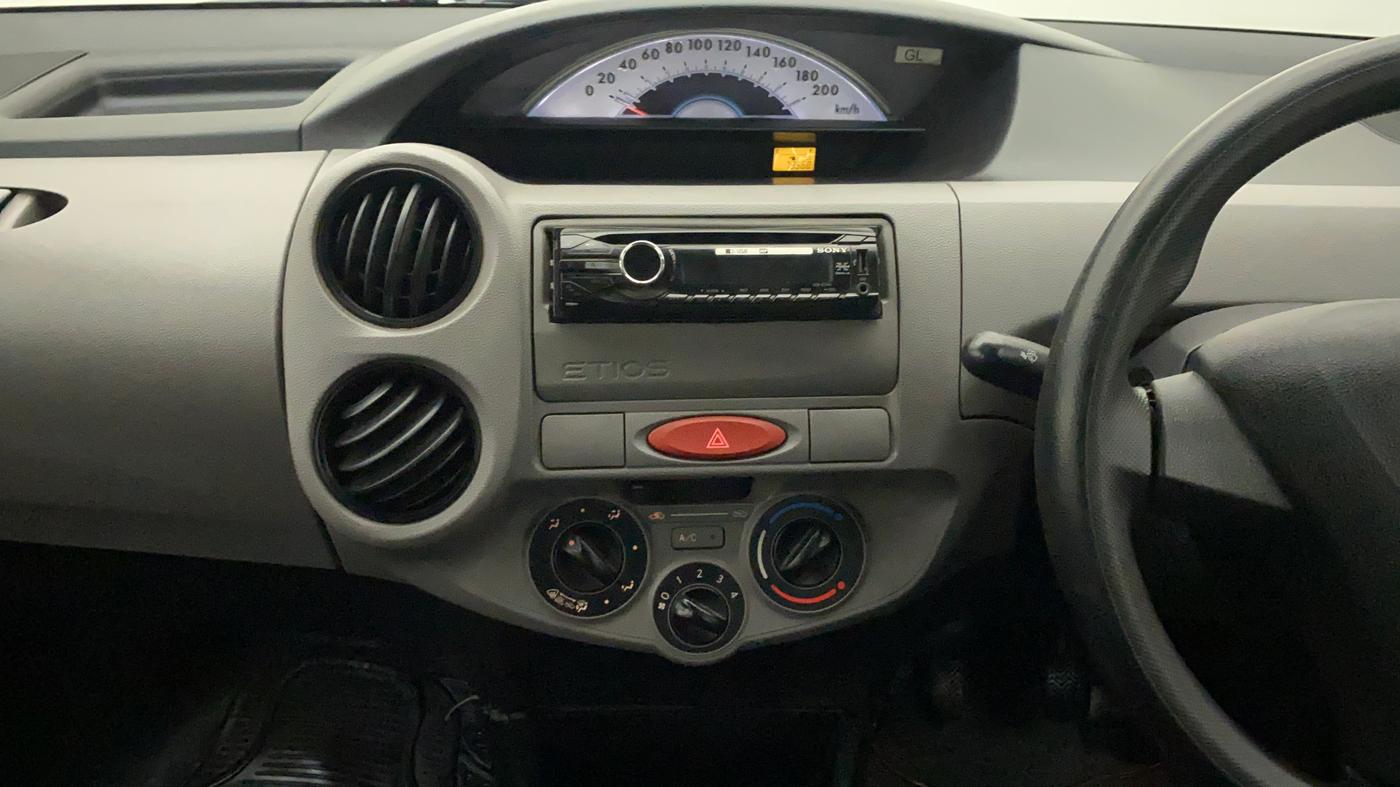 2011 Toyota Etios Liva G, Petrol, Manual, 79,645 km, Air Conditioner