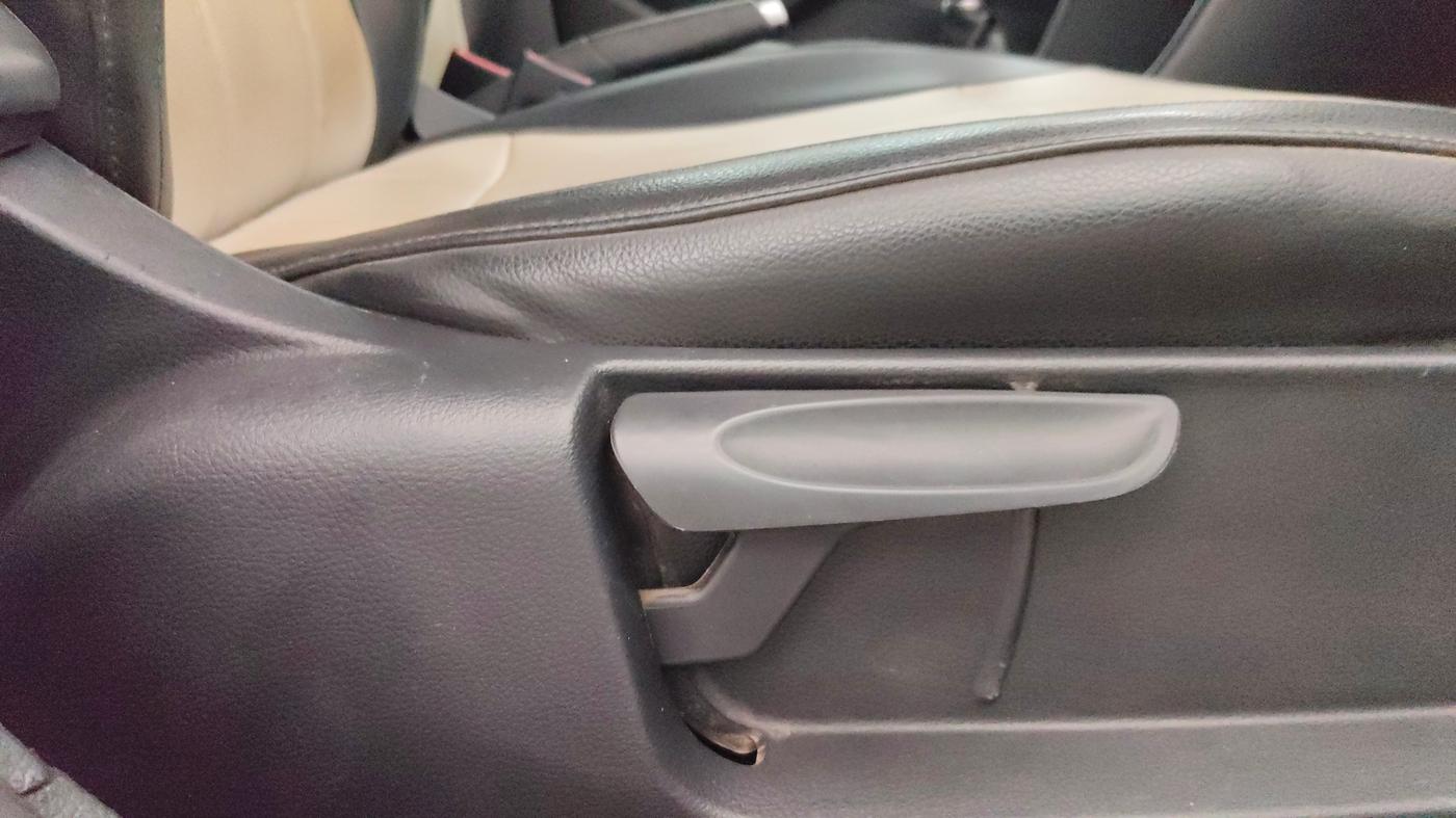 2021 Volkswagen Polo HIGHLINE PLUS 1.0, Petrol, Manual, 62,937 km, Driver Side Adjustment Panel