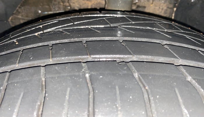 2020 Maruti S Cross DELTA 1.3, Diesel, Manual, 85,911 km, Left Front Tyre Tread