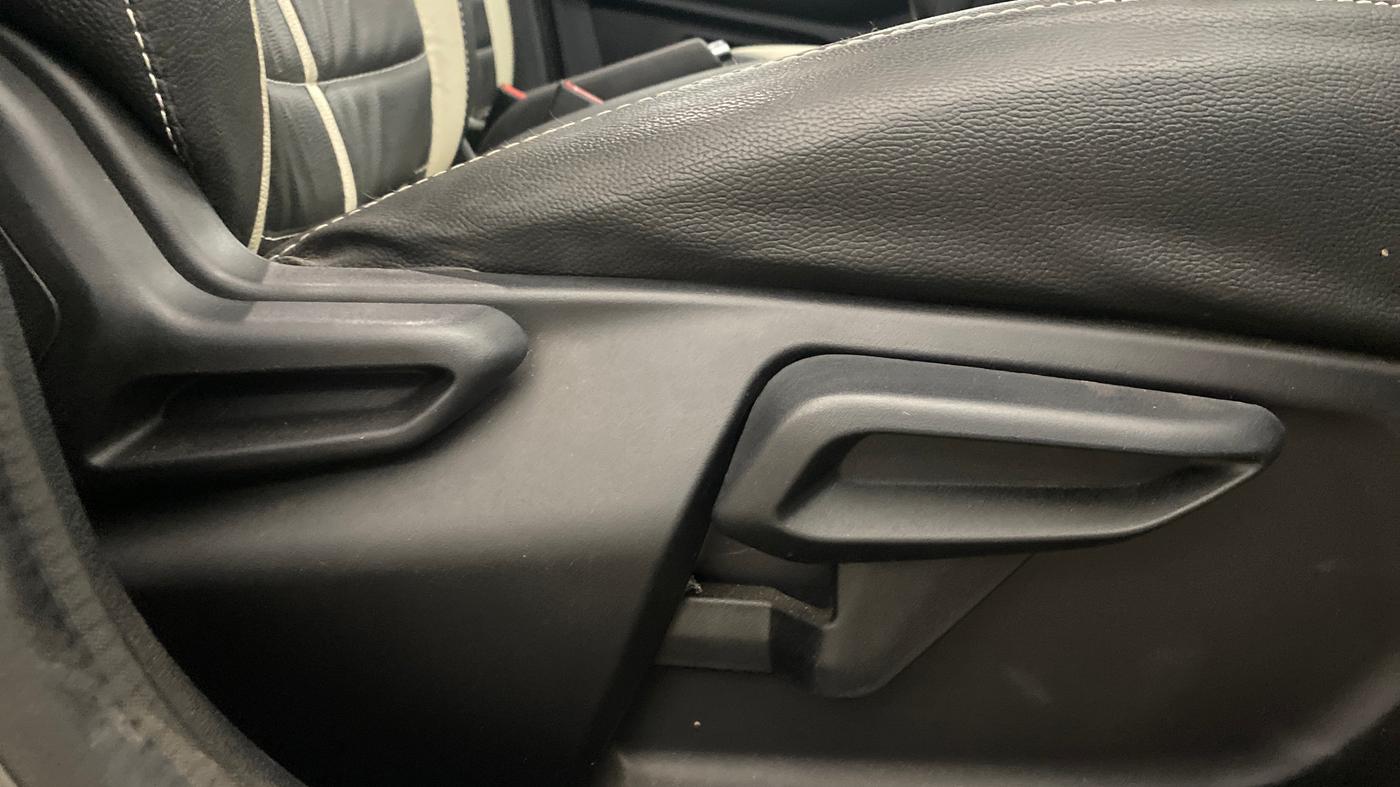 2022 Tata TIAGO NRG XT MT, Petrol, Manual, 3,954 km, Driver Side Adjustment Panel