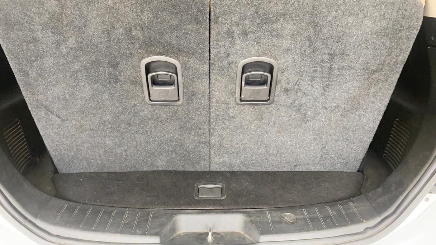 2020 Mahindra XUV500 W7, Diesel, Manual, 79,758 km, Boot Inside