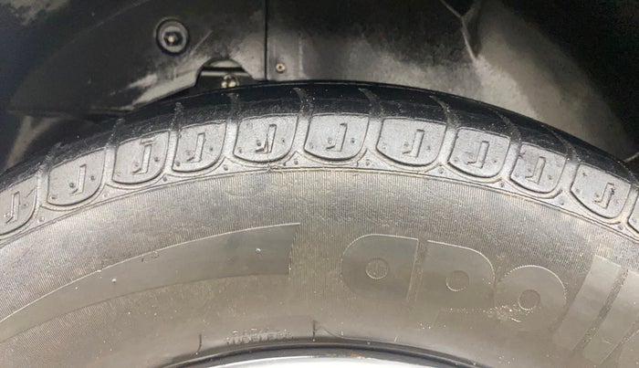 2020 Mahindra XUV500 W7, Diesel, Manual, 79,587 km, Right Rear Tyre Tread