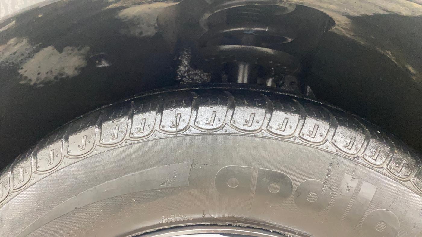 2020 Mahindra XUV500 W7, Diesel, Manual, 79,758 km, Left Front Tyre Tread