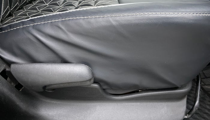 2020 Maruti Vitara Brezza LXI, Petrol, Manual, 25,776 km, Driver Side Adjustment Panel