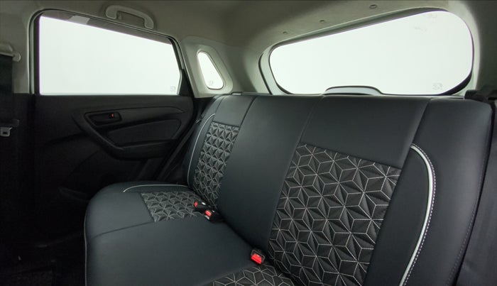 2020 Maruti Vitara Brezza LXI, Petrol, Manual, 25,776 km, Right Side Rear Door Cabin