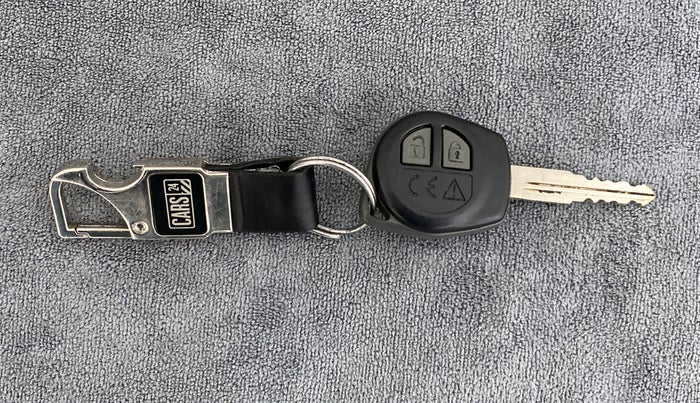 2020 Maruti Vitara Brezza LXI, Petrol, Manual, 25,776 km, Key Close Up