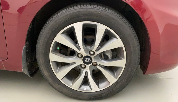 2014 Hyundai Verna FLUIDIC 1.6 VTVT SX, Petrol, Manual, 82,289 km, Right Front Wheel