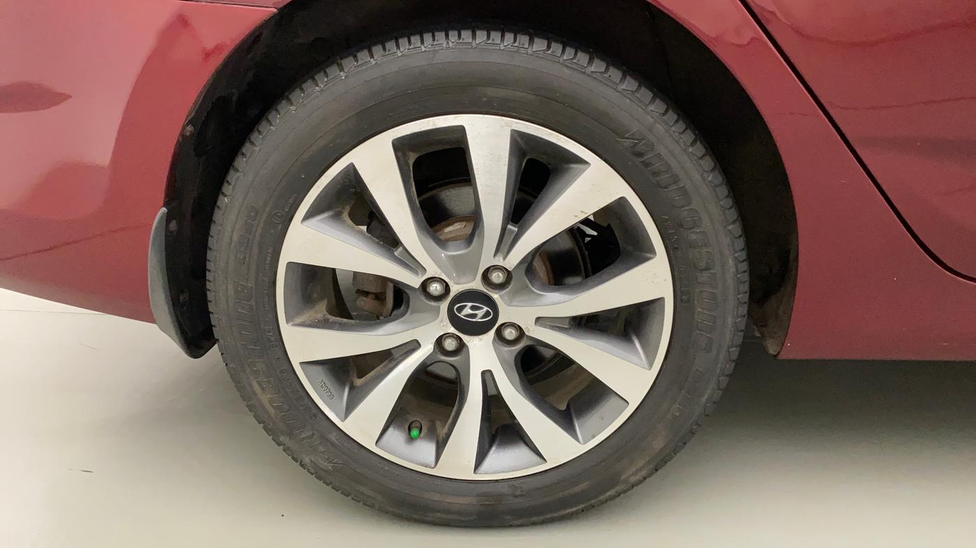 2014 Hyundai Verna FLUIDIC 1.6 VTVT SX, Petrol, Manual, 82,289 km, Right Rear Wheel