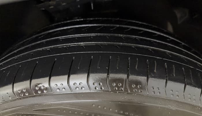 2022 Tata Safari XZ PLUS, Diesel, Manual, 1,01,162 km, Right Front Tyre Tread