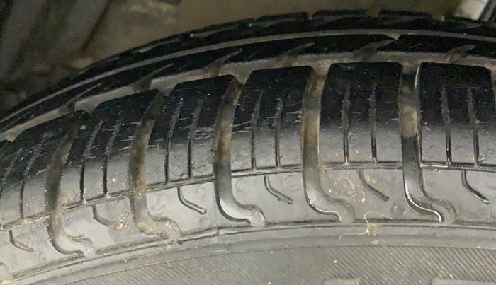 2012 Maruti Swift Dzire VXI, Petrol, Manual, 51,629 km, Left Front Tyre Tread