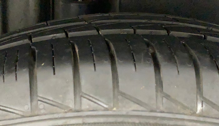 2012 Maruti Swift Dzire VXI, Petrol, Manual, 51,629 km, Right Rear Tyre Tread