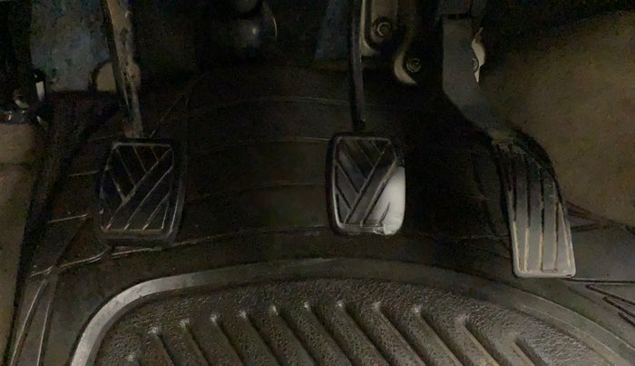 2012 Maruti Swift Dzire VXI, Petrol, Manual, 51,629 km, Pedals