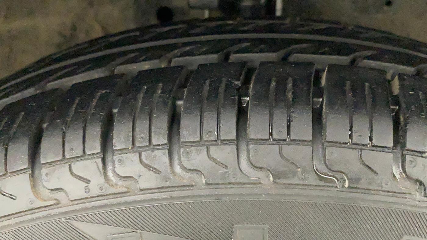 2012 Maruti Swift Dzire VXI, Petrol, Manual, 51,629 km, Right Front Tyre Tread