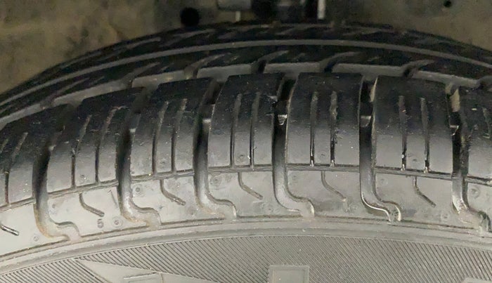 2012 Maruti Swift Dzire VXI, Petrol, Manual, 51,629 km, Right Front Tyre Tread