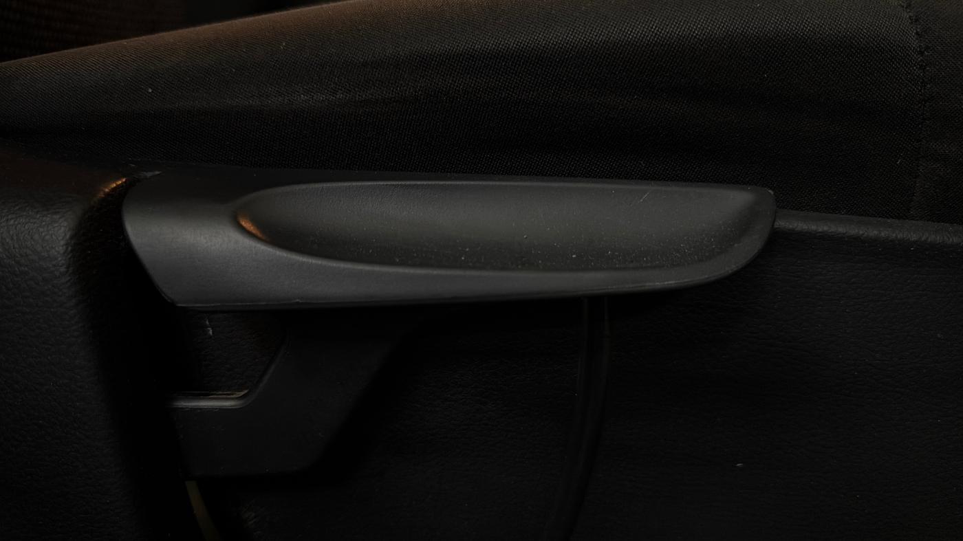 2018 Volkswagen Ameo COMFORTLINE 1.0L, Petrol, Manual, 54,653 km, Driver Side Adjustment Panel