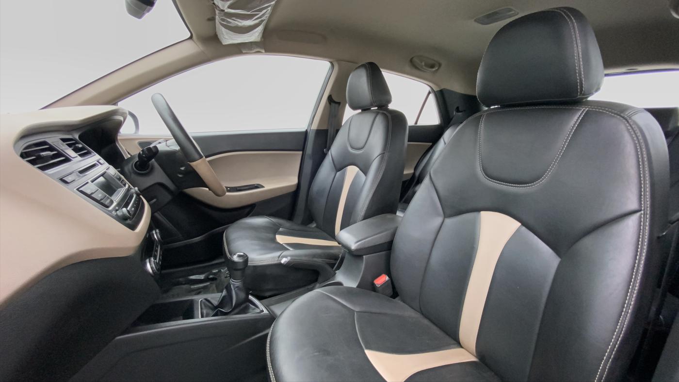 2014 Hyundai Elite i20 ASTA 1.2, Petrol, Manual, 49,880 km, Right Side Front Door Cabin View