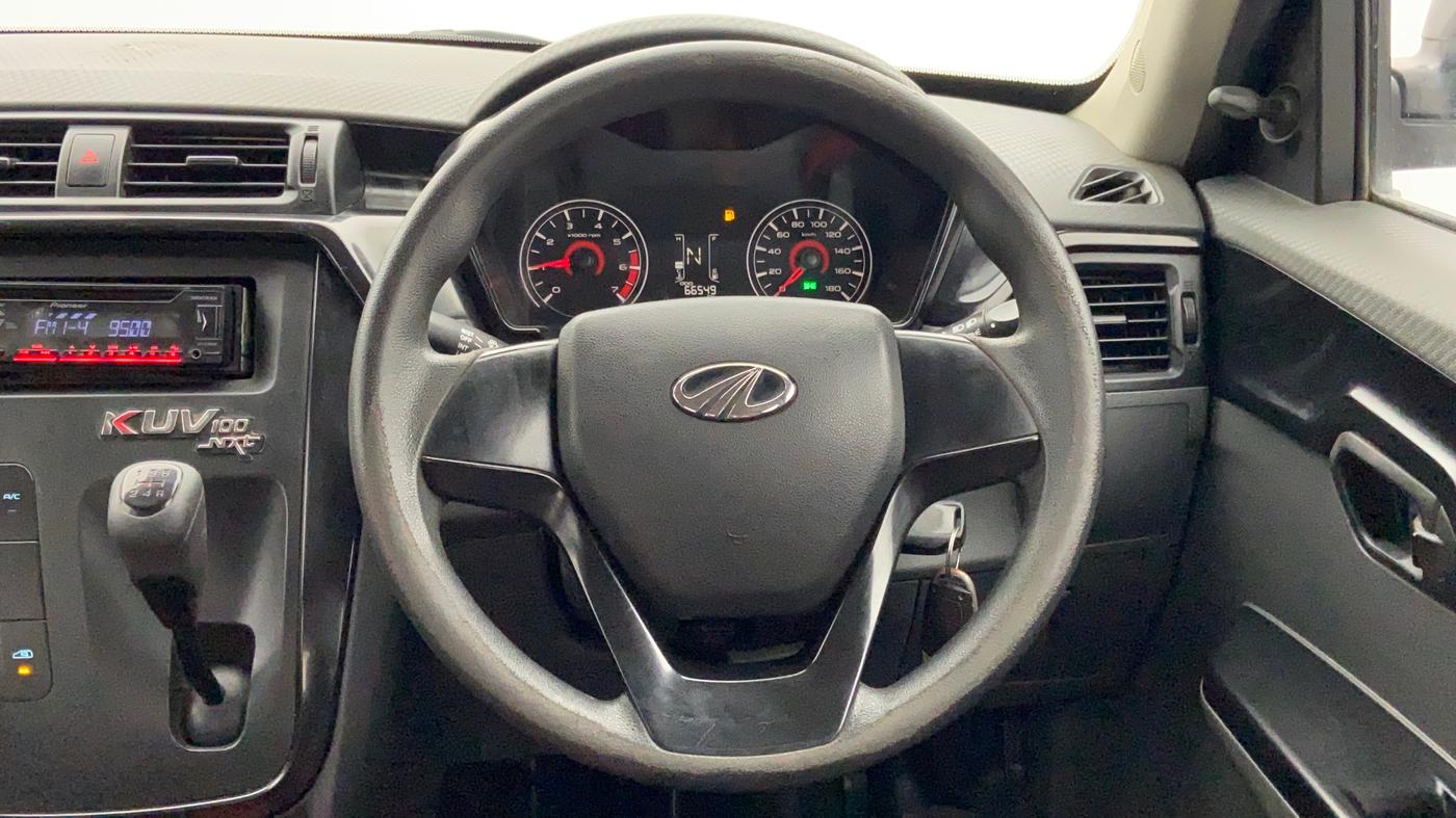 2017 Mahindra KUV 100 NXT K2 D 6S, Diesel, Manual, 66,520 km, Steering Wheel Close Up