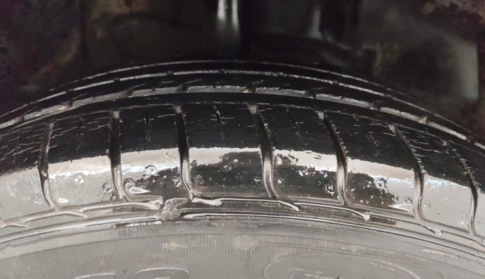 2017 Tata NEXON XM PETROL, Petrol, Manual, 29,923 km, Right Front Tyre Tread