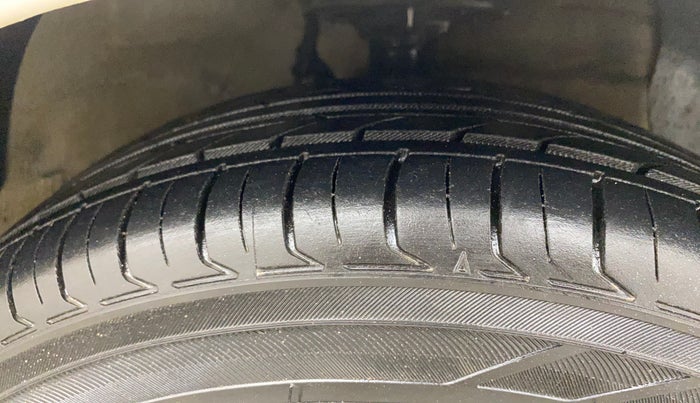 2015 Hyundai Xcent S (O) 1.2, Petrol, Manual, 79,563 km, Right Front Tyre Tread