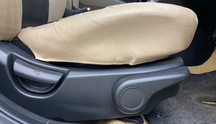 2015 Hyundai Xcent S (O) 1.2, Petrol, Manual, 79,563 km, Driver Side Adjustment Panel