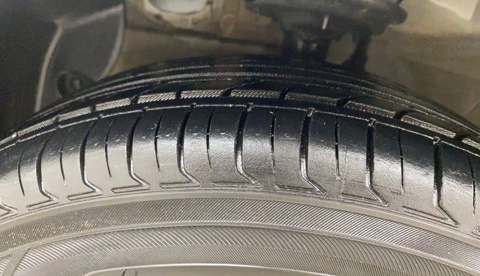 2015 Hyundai Xcent S (O) 1.2, Petrol, Manual, 79,563 km, Left Front Tyre Tread