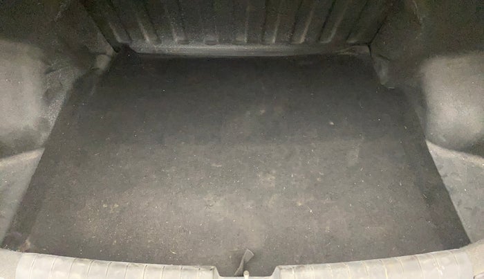 2015 Hyundai Xcent S (O) 1.2, Petrol, Manual, 79,563 km, Boot Inside