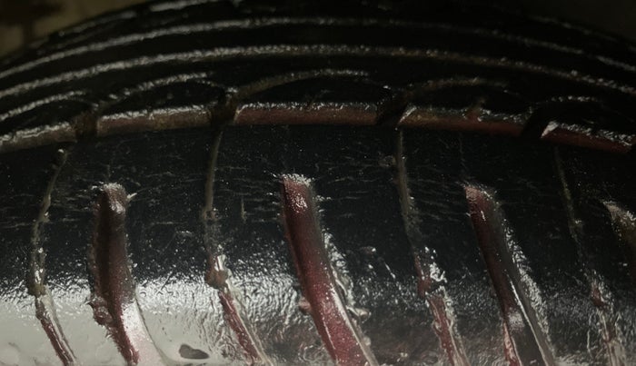 2015 Hyundai Grand i10 MAGNA 1.1 CRDI, Diesel, Manual, 62,288 km, Right Front Tyre Tread