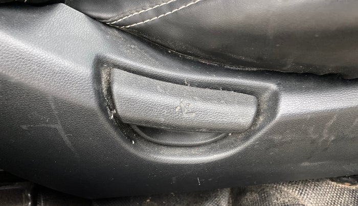 2015 Hyundai Grand i10 MAGNA 1.1 CRDI, Diesel, Manual, 62,288 km, Driver Side Adjustment Panel