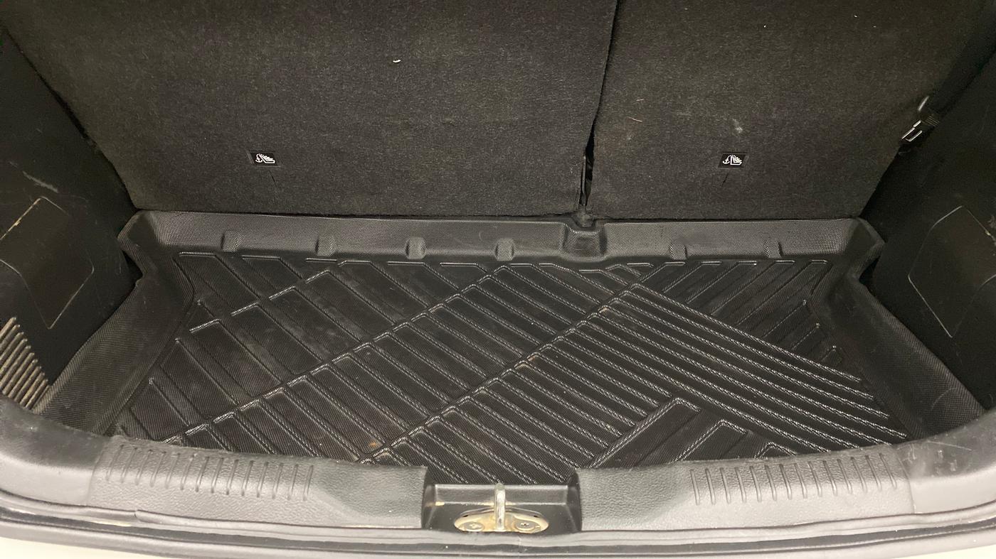 2020 Maruti IGNIS ZETA 1.2, Petrol, Manual, 56,218 km, Boot Inside