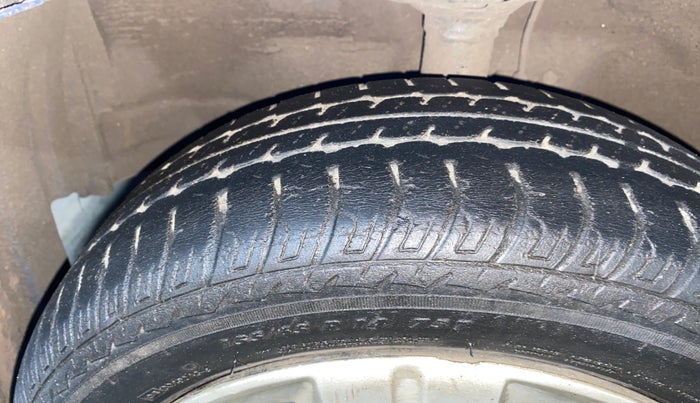 2017 Maruti Wagon R 1.0 VXI, Petrol, Manual, 30,144 km, Left Front Tyre Tread