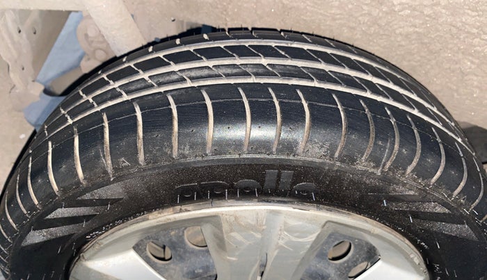 2017 Maruti Wagon R 1.0 VXI, Petrol, Manual, 30,144 km, Right Rear Tyre Tread